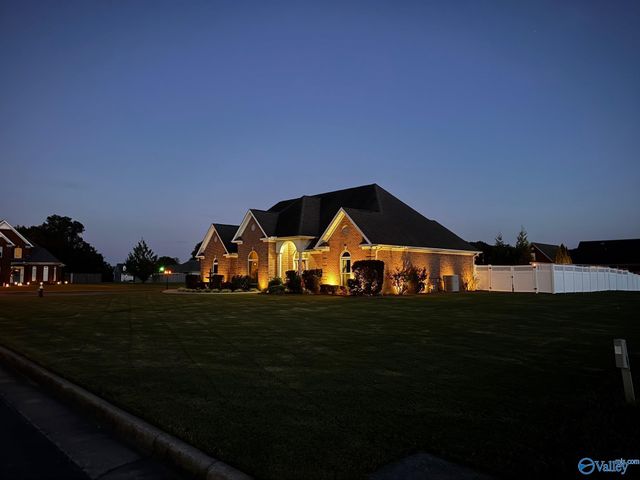 231 Braxton Court, Decatur, AL 35603