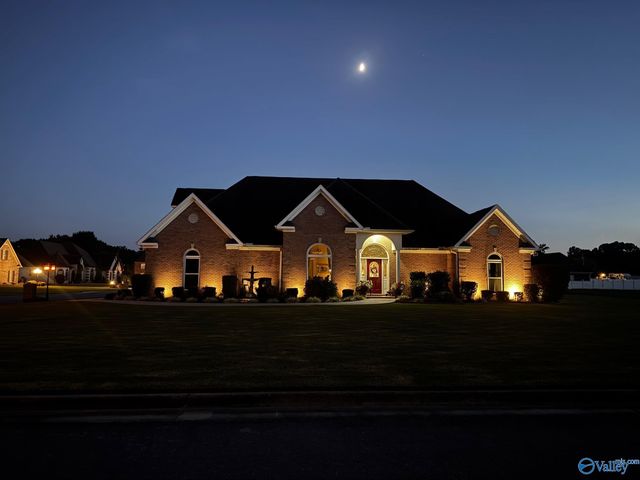 231 Braxton Court, Decatur, AL 35603