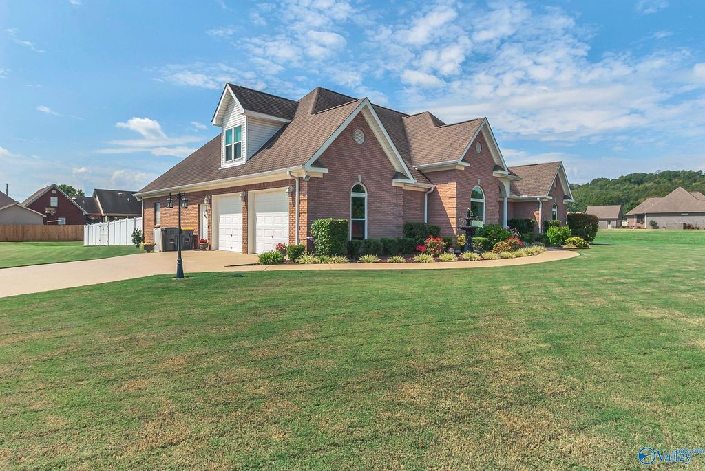 231 Braxton Court, Decatur, AL 35603