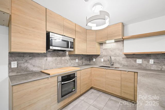 1041 Churchill Downs Court C, Charlotte, NC 28211