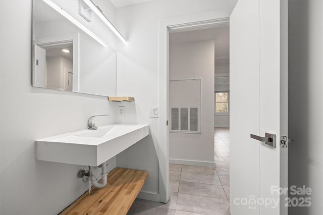 1041 Churchill Downs Court C, Charlotte, NC 28211