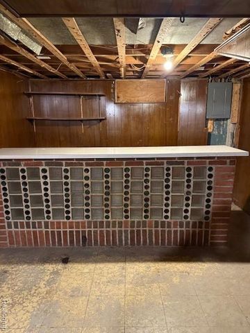 20030 Ohio, Detroit, MI 48221