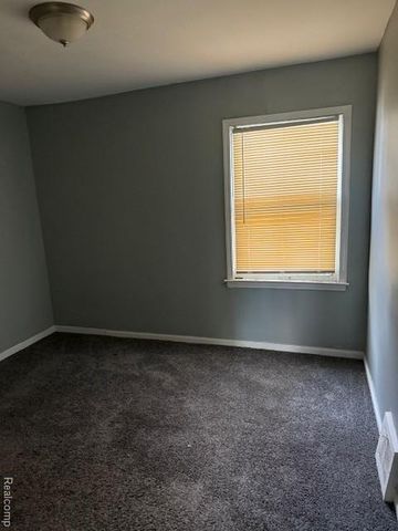 20030 Ohio, Detroit, MI 48221