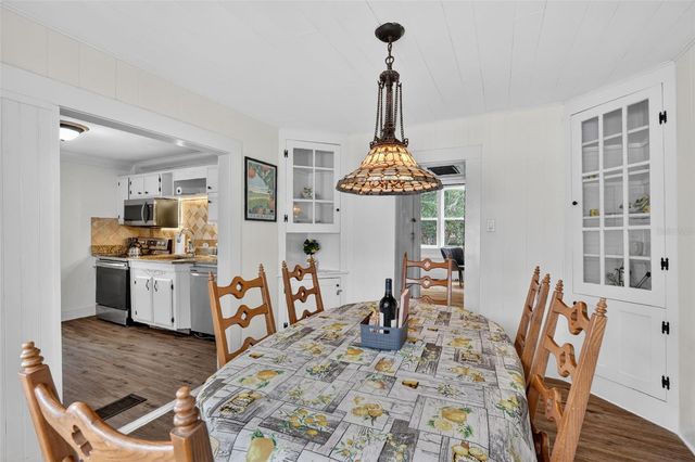 708 E LEMON AVENUE, Eustis, FL 32726
