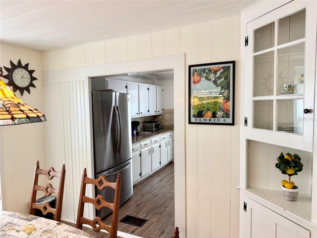 708 E LEMON AVENUE, Eustis, FL 32726