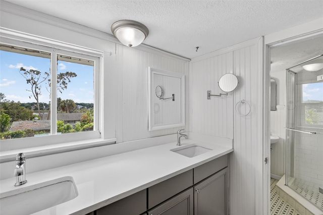 708 E LEMON AVENUE, Eustis, FL 32726