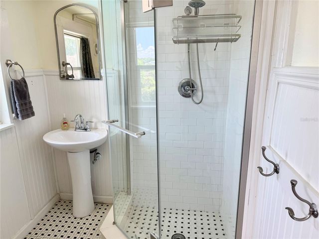 708 E LEMON AVENUE, Eustis, FL 32726