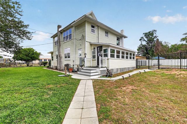 708 E LEMON AVENUE, Eustis, FL 32726