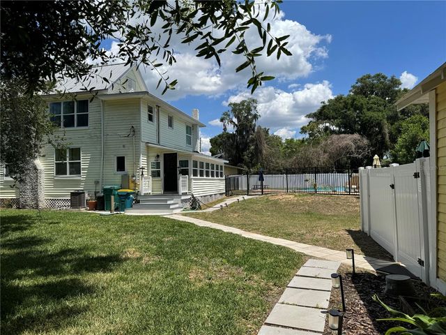 708 E LEMON AVENUE, Eustis, FL 32726