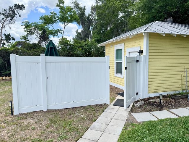 708 E LEMON AVENUE, Eustis, FL 32726