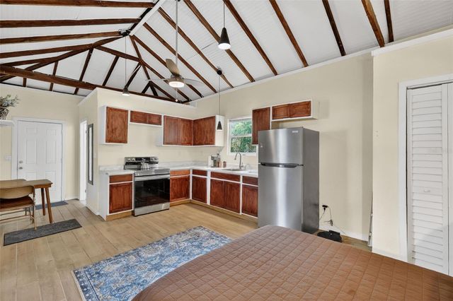 708 E LEMON AVENUE, Eustis, FL 32726