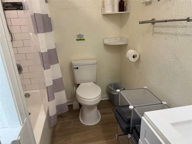 708 E LEMON AVENUE, Eustis, FL 32726