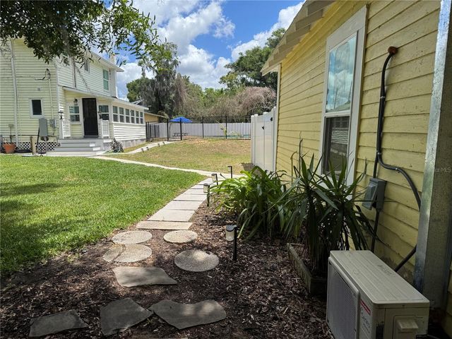 708 E LEMON AVENUE, Eustis, FL 32726