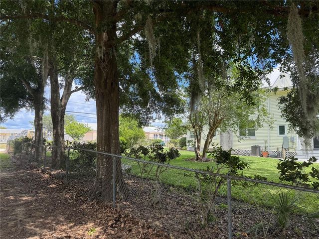 708 E LEMON AVENUE, Eustis, FL 32726