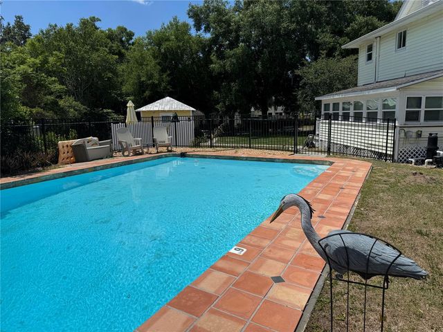 708 E LEMON AVENUE, Eustis, FL 32726