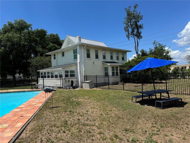 708 E LEMON AVENUE, Eustis, FL 32726