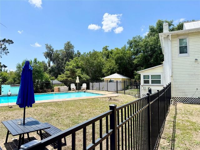 708 E LEMON AVENUE, Eustis, FL 32726