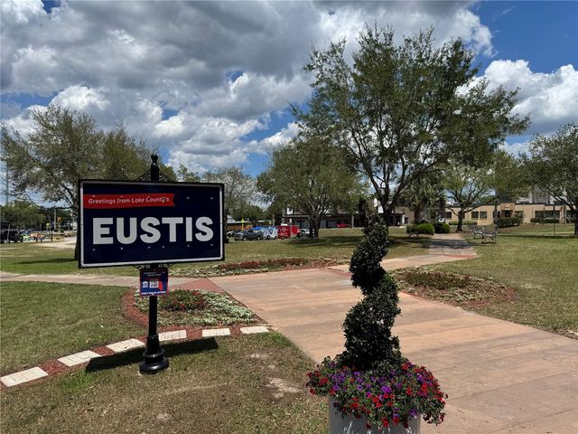 708 E LEMON AVENUE, Eustis, FL 32726