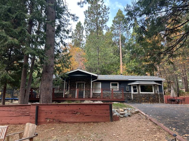 2273 Flanders Dr, Arnold, CA 95223