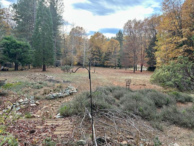 2273 Flanders Dr, Arnold, CA 95223