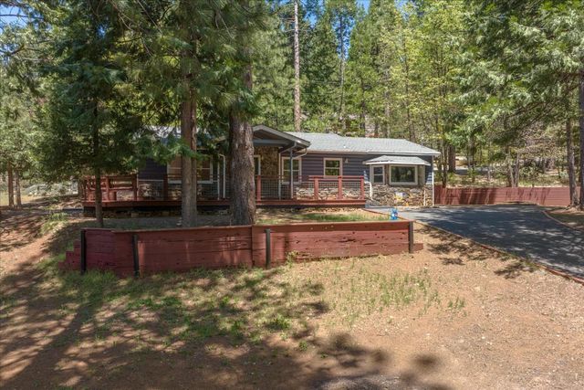 2273 Flanders Dr, Arnold, CA 95223