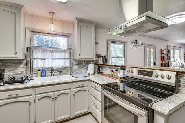 2273 Flanders Dr, Arnold, CA 95223