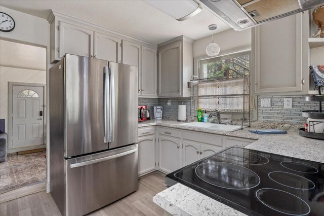 2273 Flanders Dr, Arnold, CA 95223