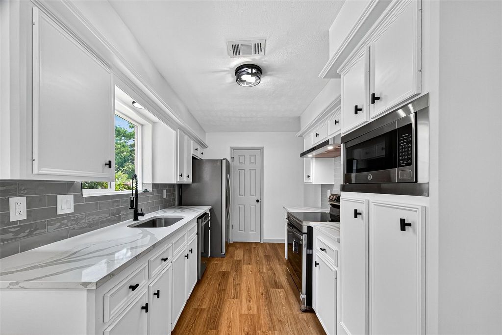 10306 Golden Meadow Drive, Houston, TX 77064