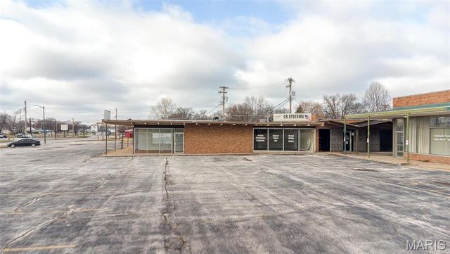 655 Berkshire Boulevard, East Alton, IL 62024