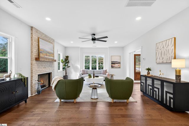 115 Edgecombe Road, Spartanburg, SC 29307