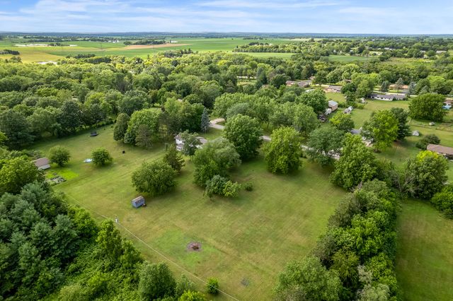 6650 Happy Acres Road, Rockford, IL 61101