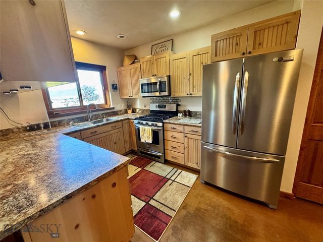 94 Wisconsin Creek Road, Sheridan, MT 59749