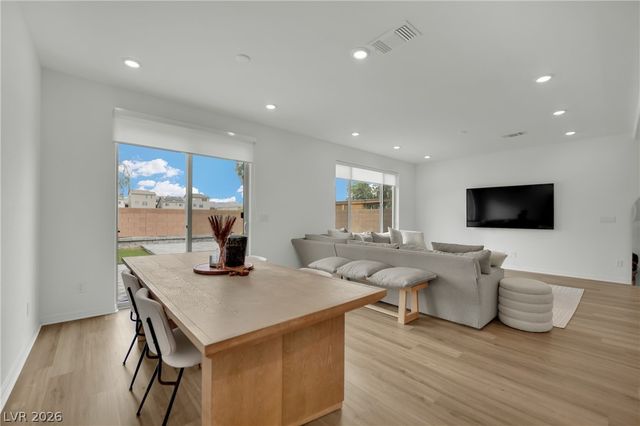 10327 Dallington Street, Las Vegas, NV 89141