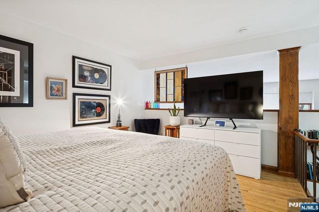 54-60 Mcwhorter 108, Newark, NJ 07105