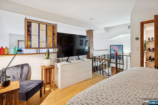 54-60 Mcwhorter 108, Newark, NJ 07105