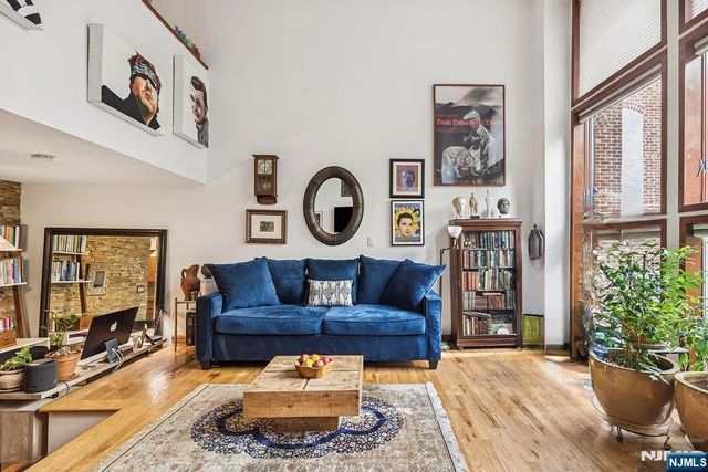 54-60 Mcwhorter 108, Newark, NJ 07105