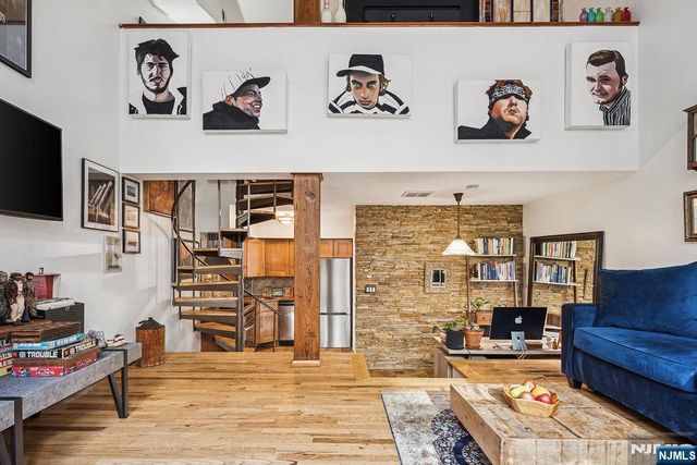 54-60 Mcwhorter 108, Newark, NJ 07105