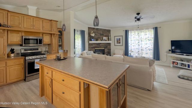 9 Wiley Swamp, Athens, NY 12015
