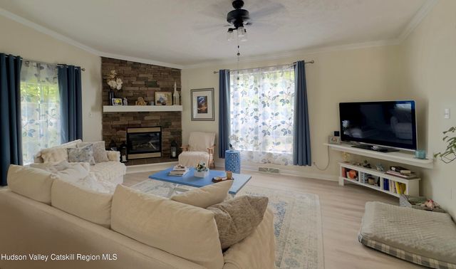 9 Wiley Swamp, Athens, NY 12015