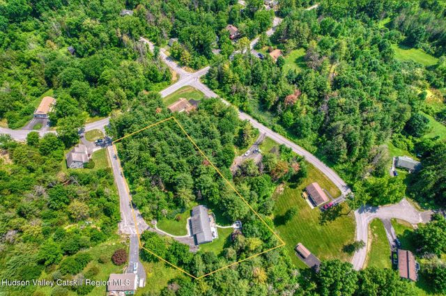 9 Wiley Swamp, Athens, NY 12015