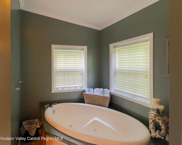 9 Wiley Swamp, Athens, NY 12015