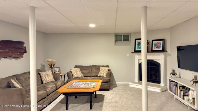 9 Wiley Swamp, Athens, NY 12015