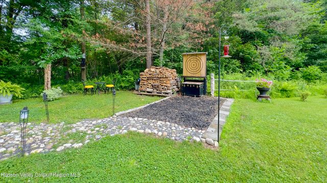 9 Wiley Swamp, Athens, NY 12015