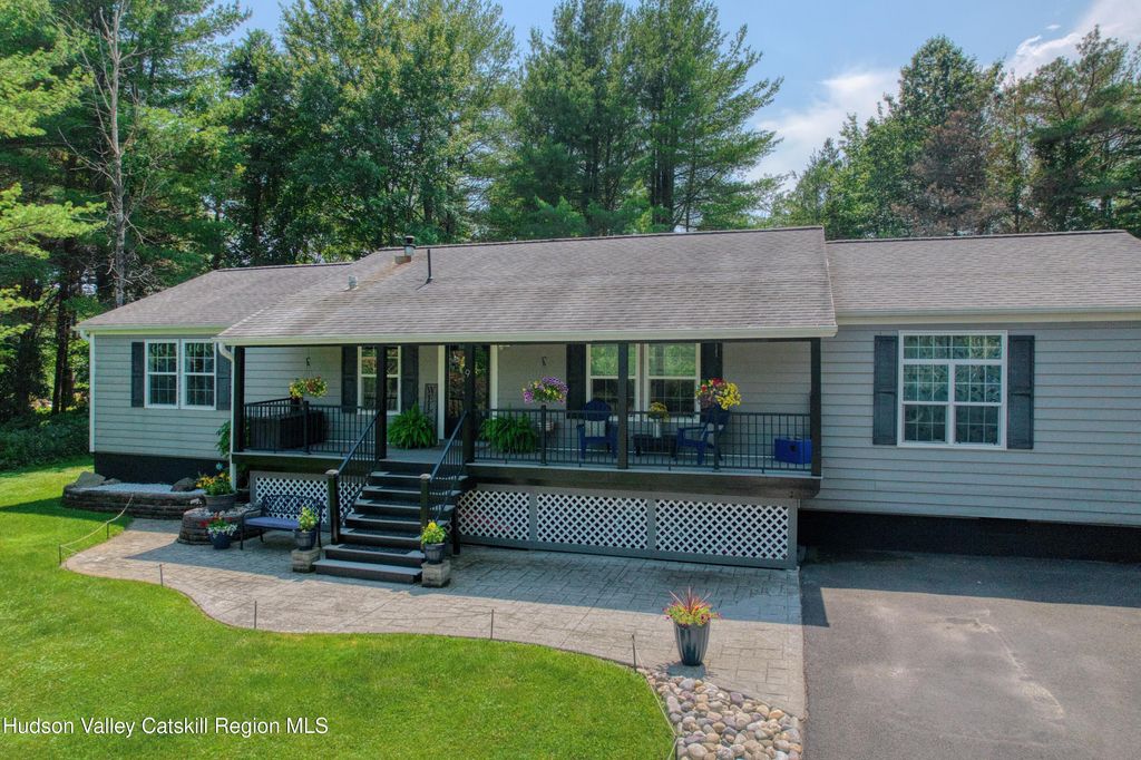 9 Wiley Swamp, Athens, NY 12015