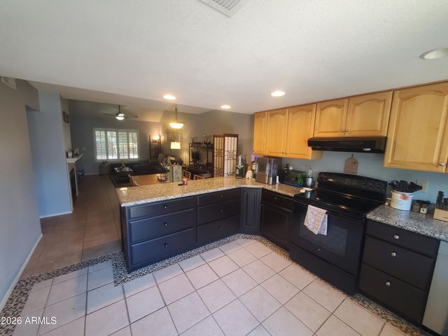 10100 N 89TH Avenue 33, Peoria, AZ 85345
