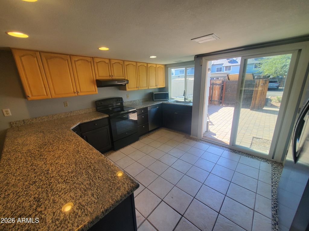 10100 N 89TH Avenue 33, Peoria, AZ 85345 — photo 3
