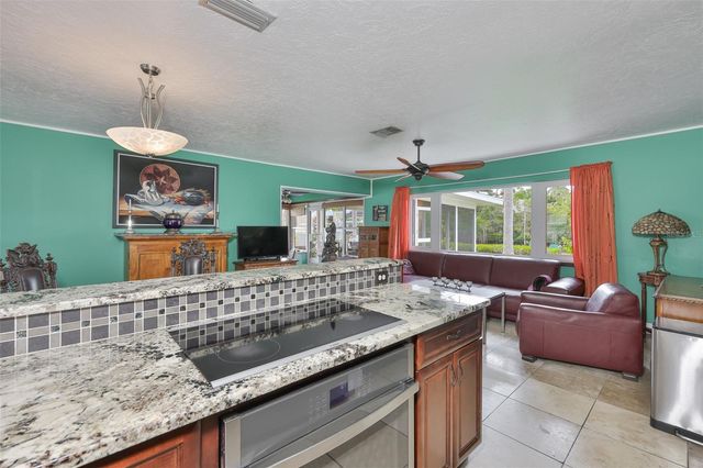 6907 9TH AVENUE NW, Bradenton, FL 34209