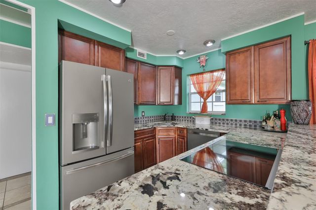 6907 9TH AVENUE NW, Bradenton, FL 34209