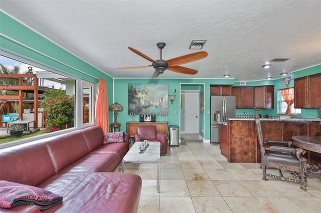 6907 9TH AVENUE NW, Bradenton, FL 34209