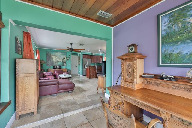 6907 9TH AVENUE NW, Bradenton, FL 34209